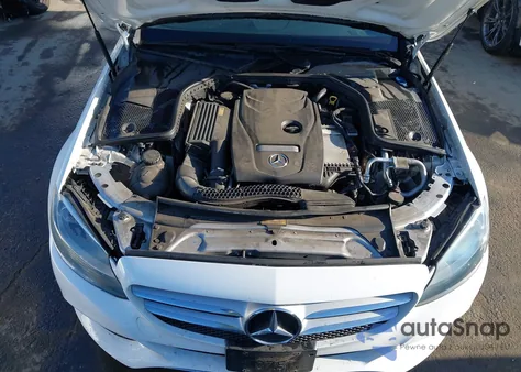 2016 Mercedes-Benz C 300 из США, поврежденный, VIN 55SWF4JB4GU171022